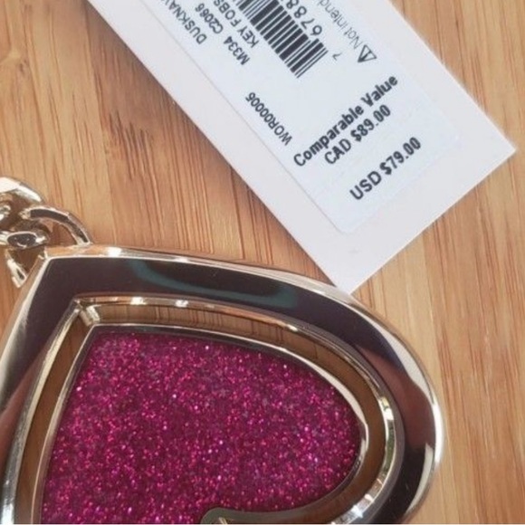 Kate Spade Keychain • Spot the Spade - Picture 9 of 10